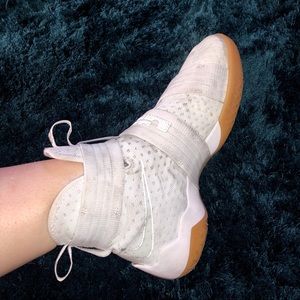 Lebron Soldier Ten White/Gum